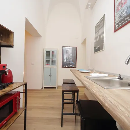 Ych-lovely Near Termini Station Appartamento *