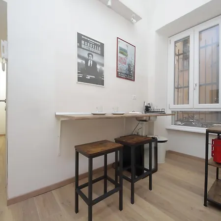 Ych-lovely Near Termini Station Appartamento